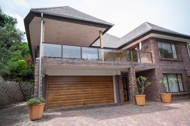 UYS 27 BEACON ISLE CRESSENT