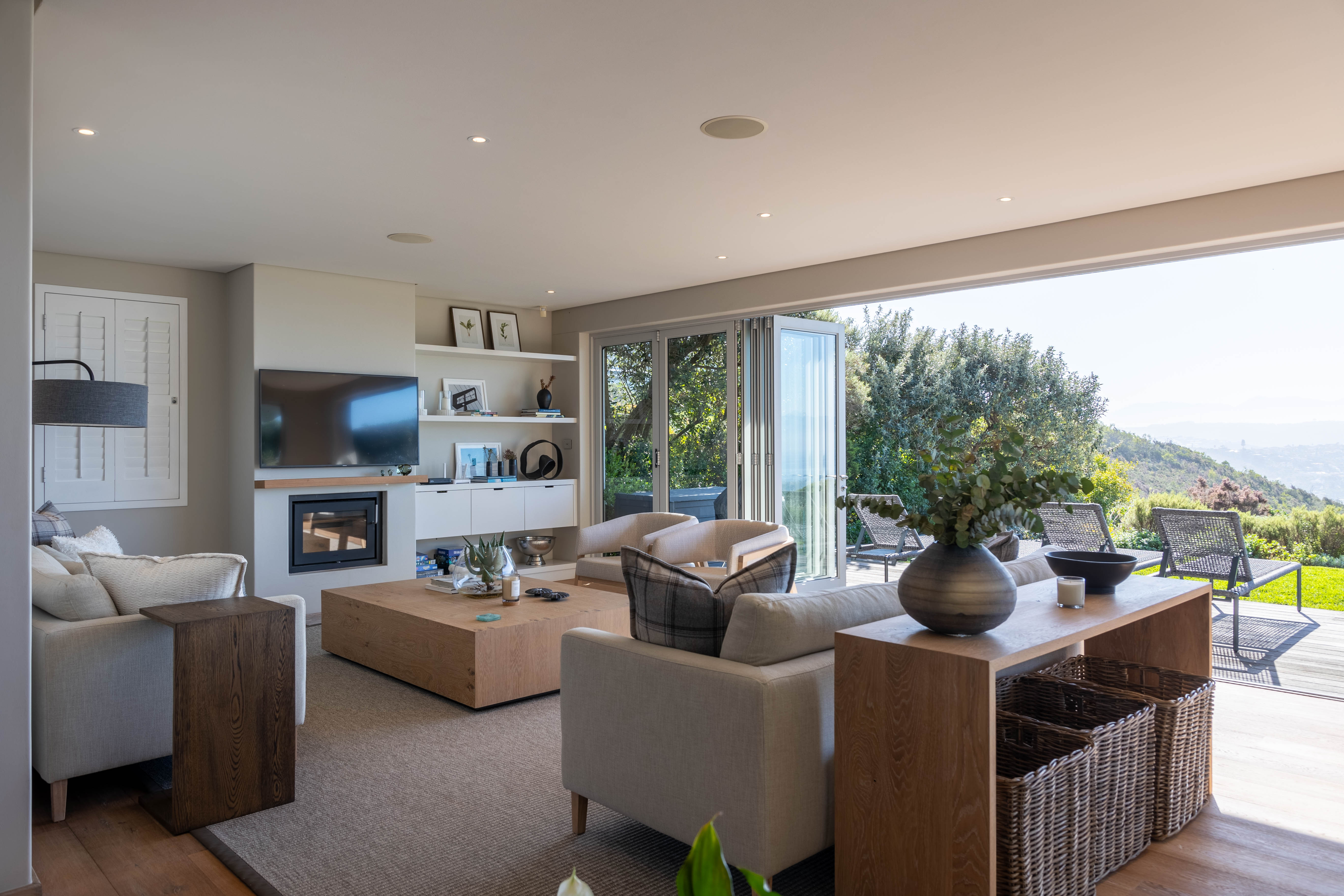 DE BRUYN  11 WHALE ROCK DRIVE