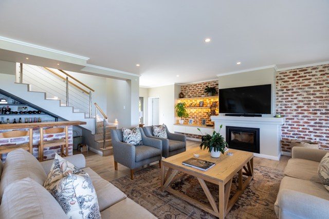 REMMINGTON WHALE ROCK HILL